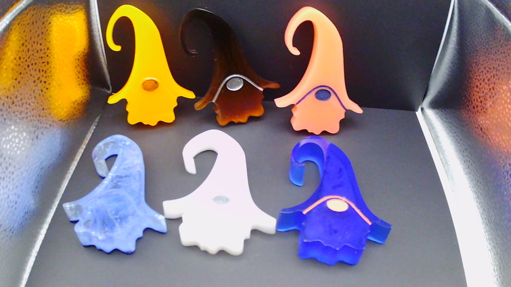 Gnomes with different colors. Can be customized if requested.